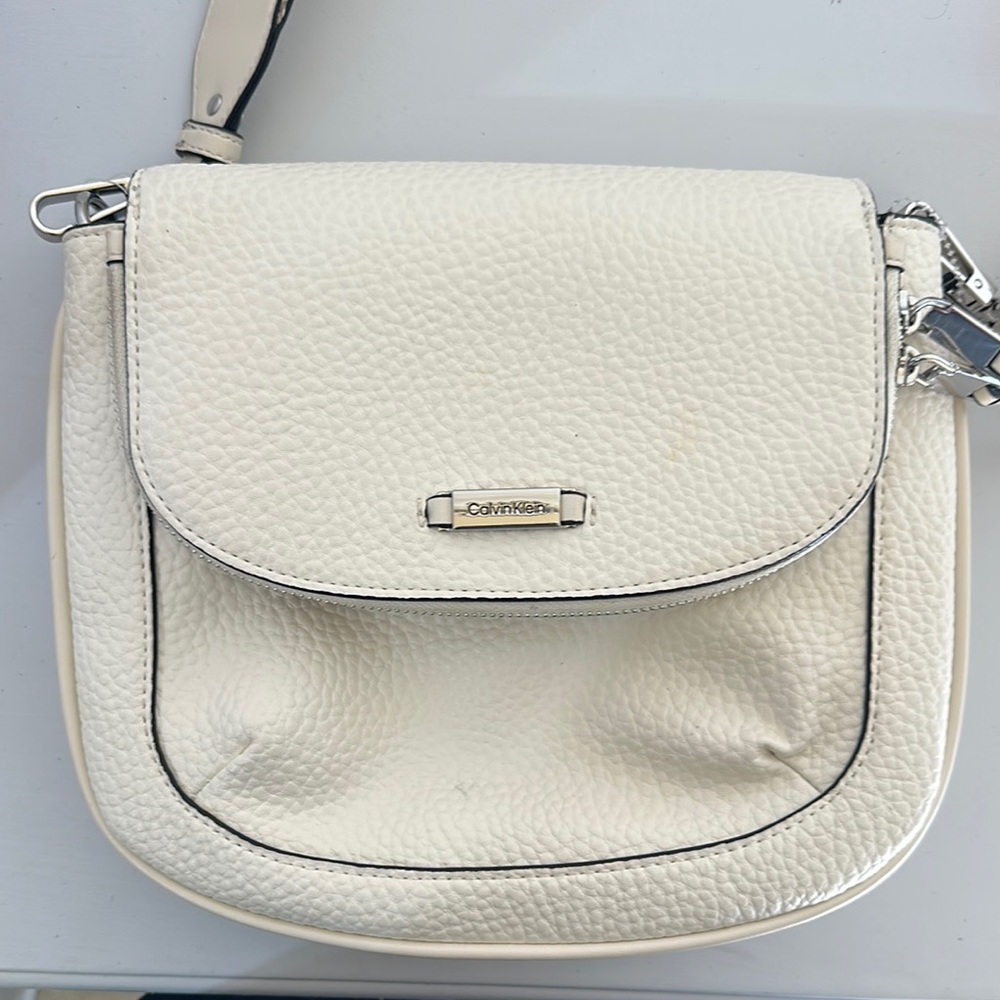 Calvin Klein White Pebbled Leather Crossbody Bag - Picture 1 of 8